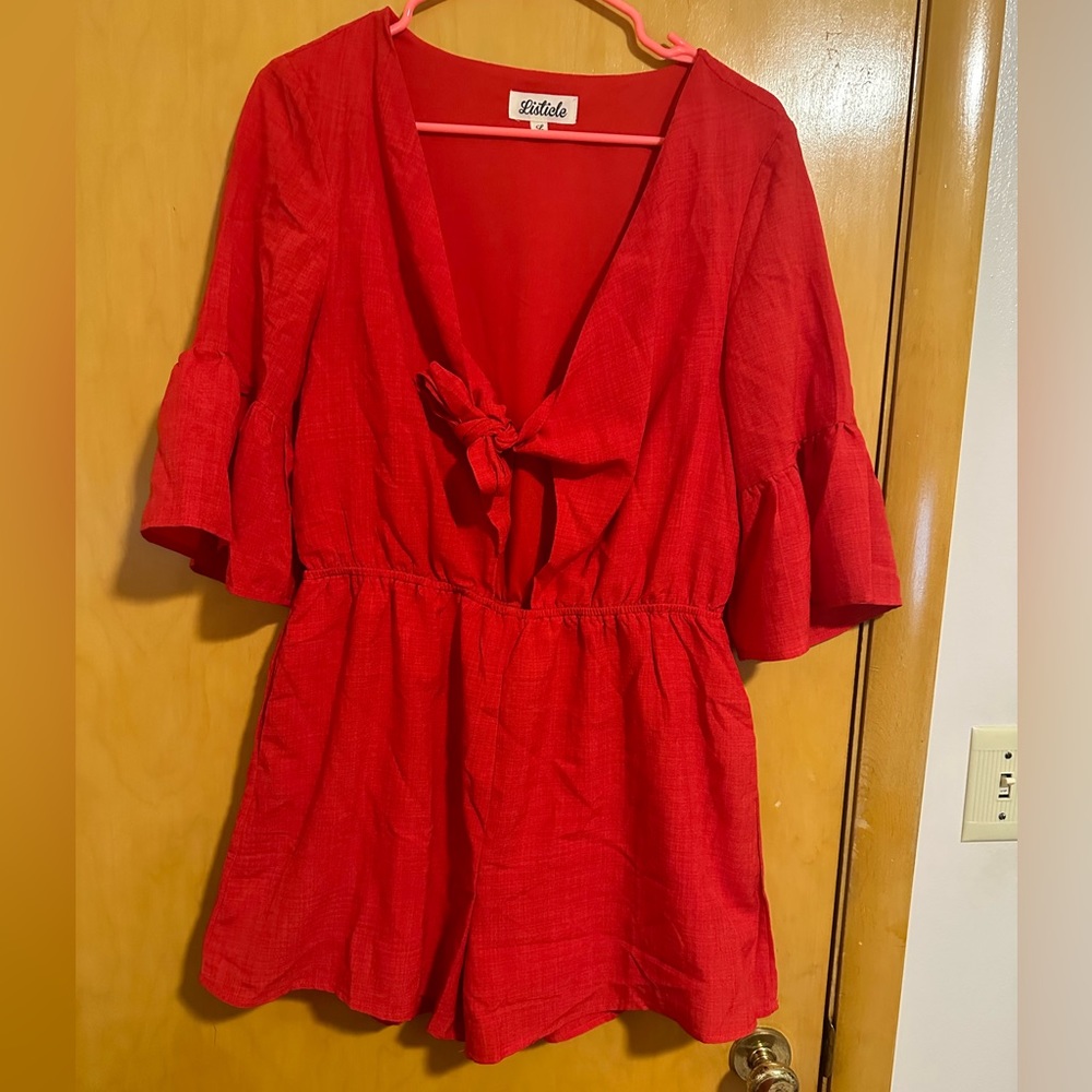ADORABLE summer red romper with cutout